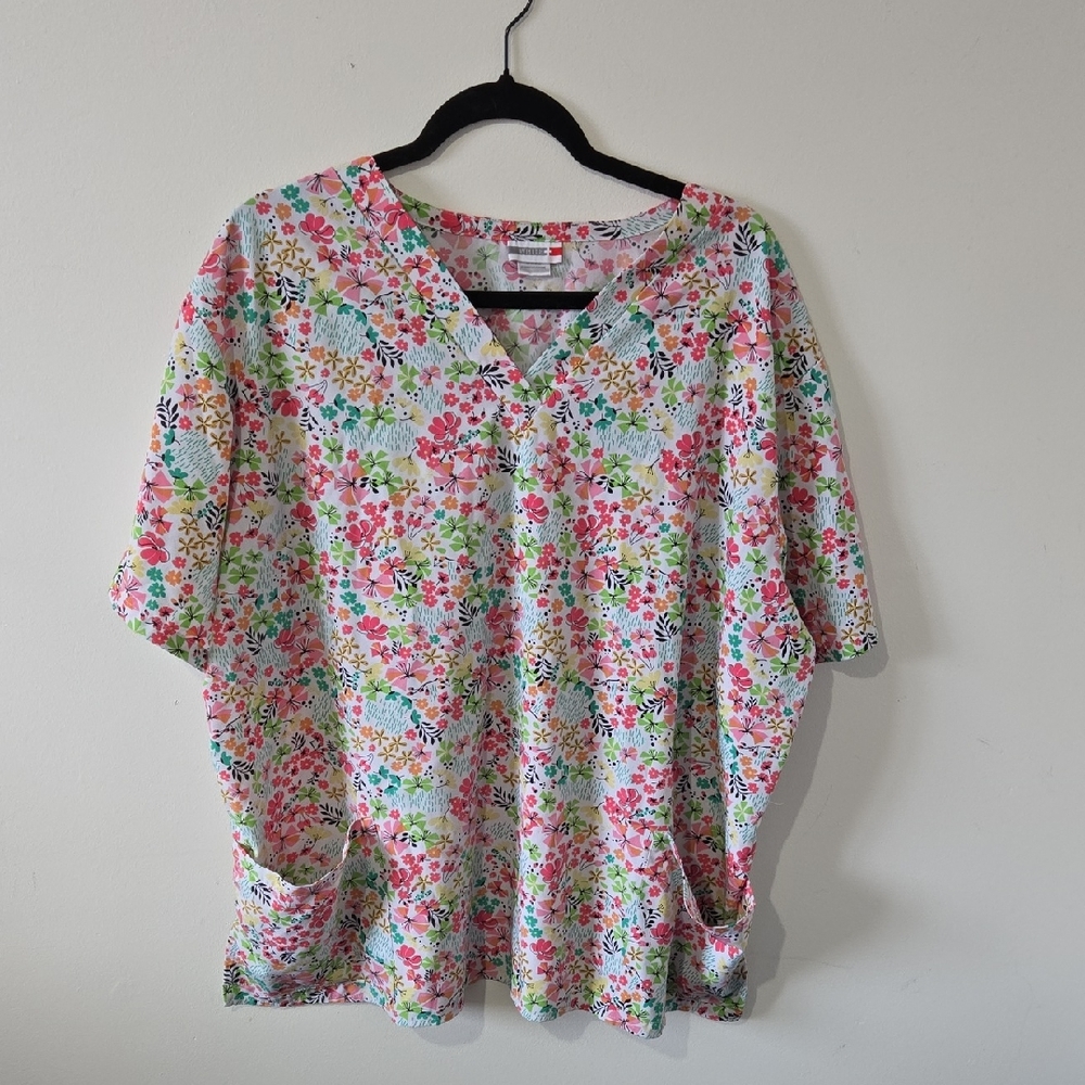 Ladies 2X Floral Scrub Top